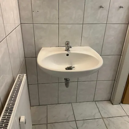 Monteurunterkunft In Ruhiger Lage, Nahe Zentrum 게스트하우스 *