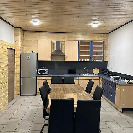 Monteurunterkunft In Ruhiger Lage, Nahe Zentrum *