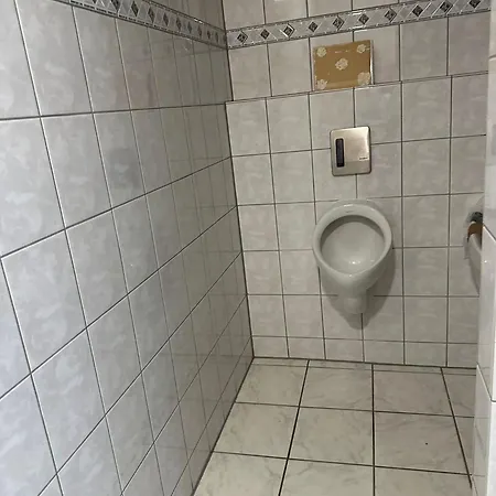 Monteurunterkunft In Ruhiger Lage, Nahe Zentrum Penzion Lampertheim