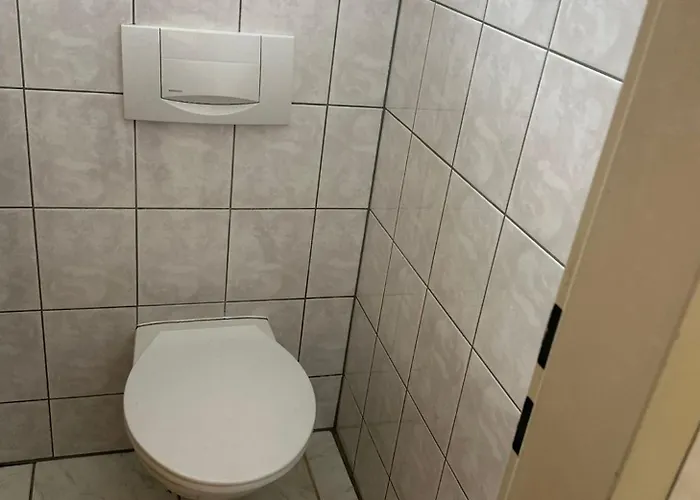 Monteurunterkunft In Ruhiger Lage, Nahe Zentrum 게스트하우스 *