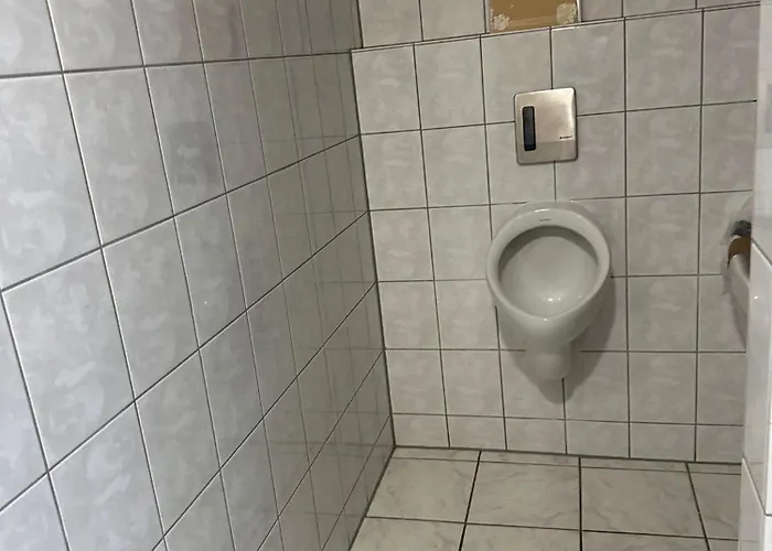 Monteurunterkunft In Ruhiger Lage, Nahe Zentrum Penzion Lampertheim